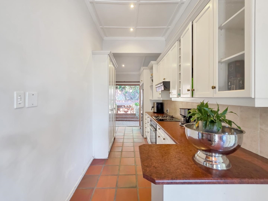 6 Bedroom Property for Sale in Green Point Western Cape